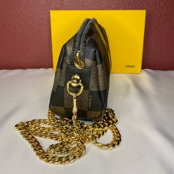 ‼️SOLD ‼️ Vintage Checkered Fendi Crossbody Bag - Picture 4 of 10